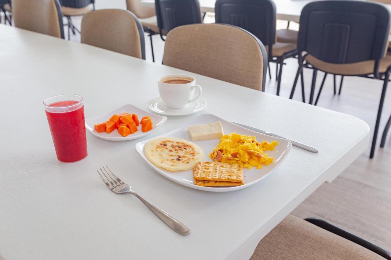 Hotel Ribera Sinu Montería エクステリア 写真